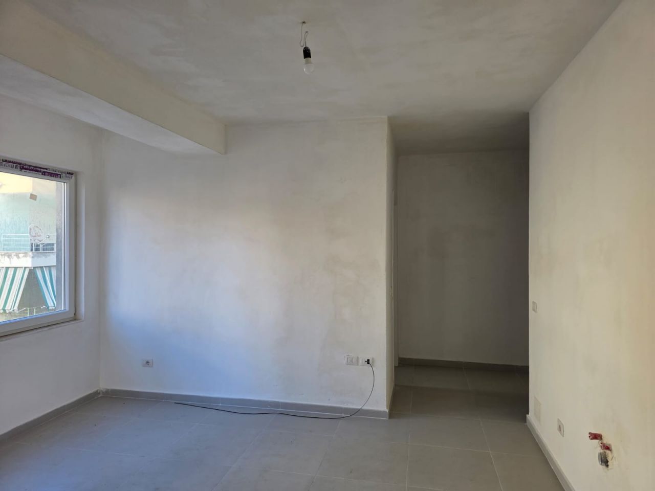 12 Golem, Durres 2504